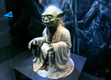 STARWARS identities Munich ミュンヘン2016年スターウォーズエキシビジョン_ヨーダ像